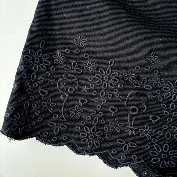 NWT Staud Noemie Embroidered Scallop Non-stretch Denim Shorts in Black Size 4 - Picture 4 of 6